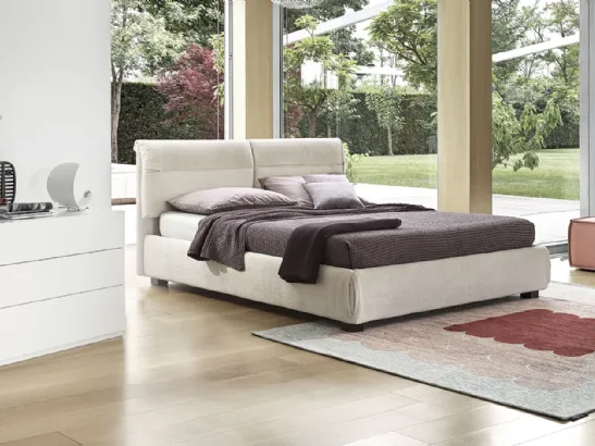 Letto in tessuto con testiera Austin di Calligaris