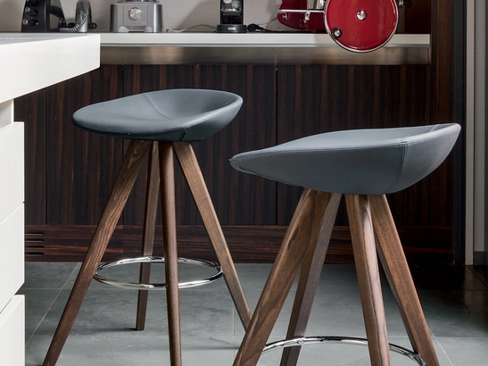 Sgabello Palm in pelle di Calligaris