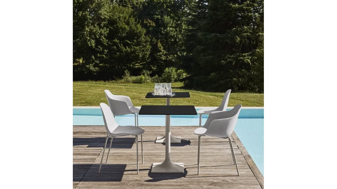 Tavolino con base in acciaio laccato Alis Outdoor di Bontempi