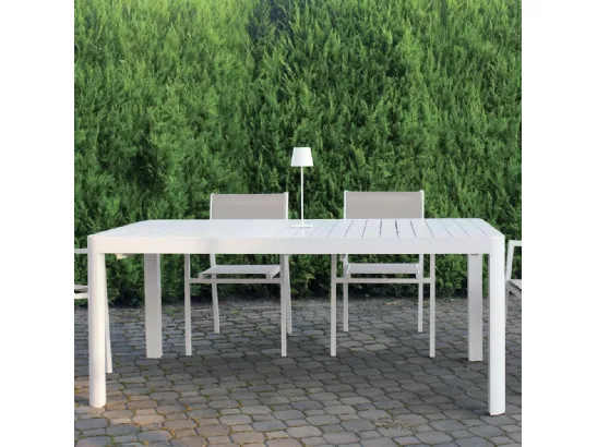 Tavolo Alluminium Table in alluminio verniciato bianco di La Seggiola