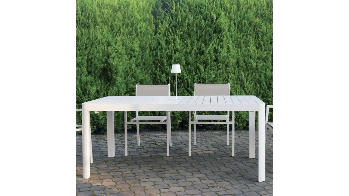 Tavolo Alluminium Table in alluminio verniciato bianco di La Seggiola